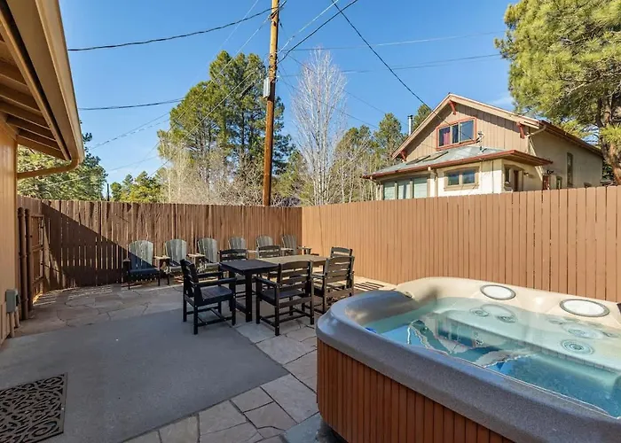 Mountain With Hot Tub Holiday home *